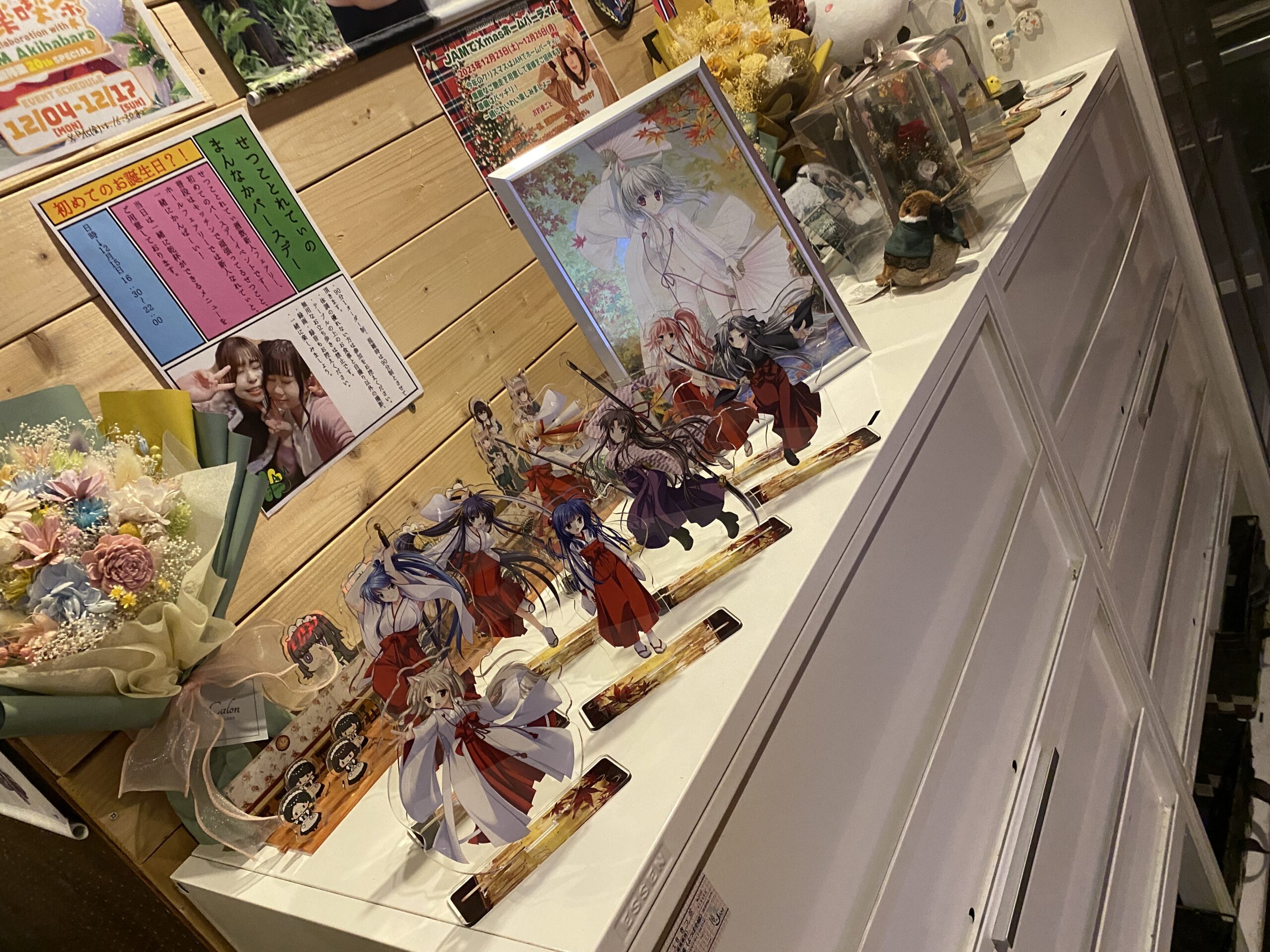 【でぼの巣製作所】コラボカフェ「神楽喫茶」JAM Akihabara様で開催中！