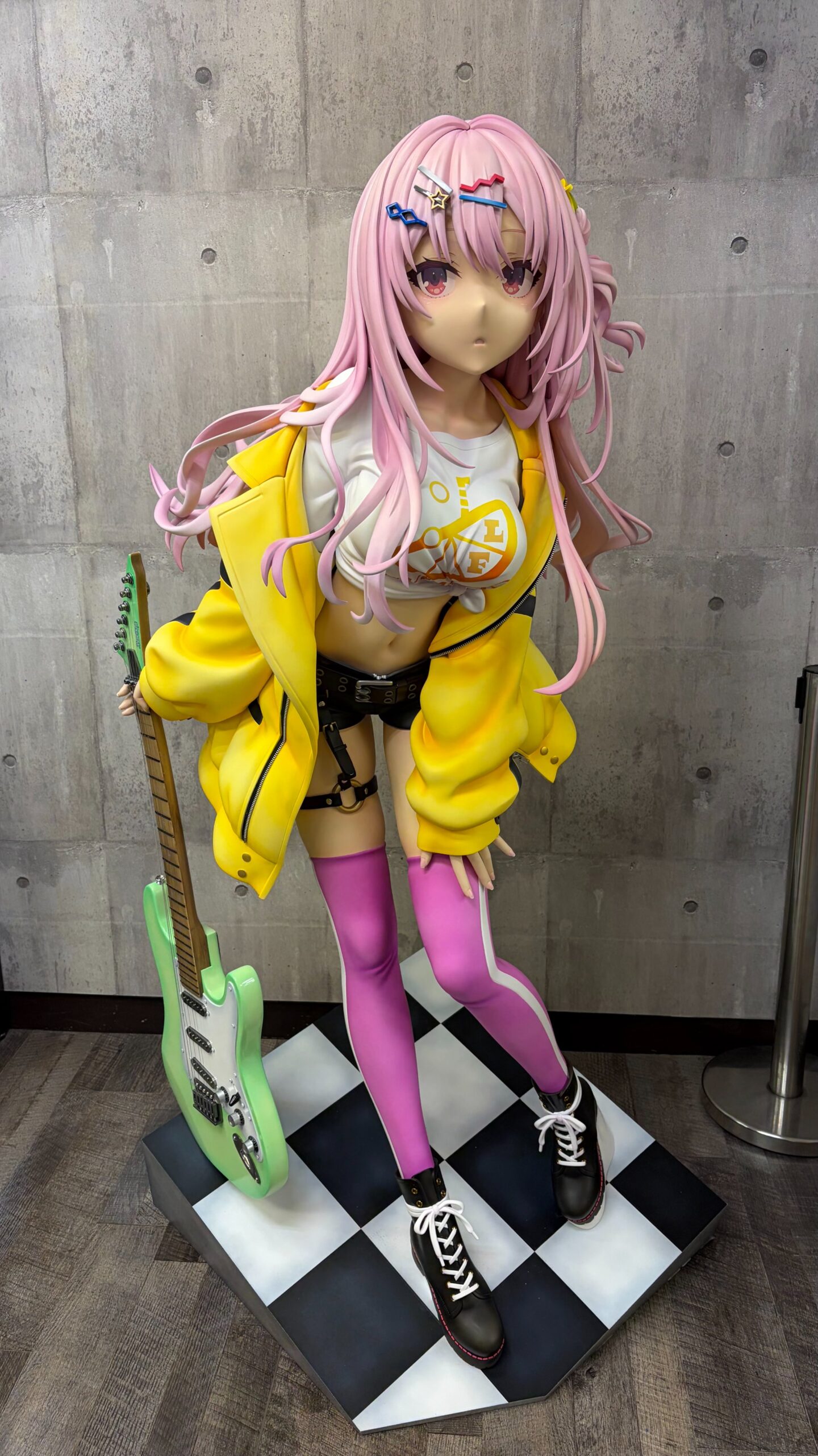 【ゆずソフトショップ】 アリスグリントさんのライムライト・レモネードジャム「陽見恵凪」等身大フィギュア 展示中 🎸